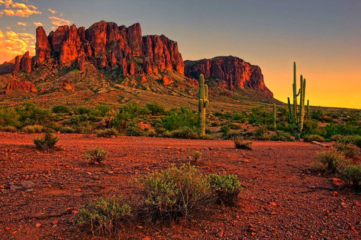 Apache Trail with Steamboat Cruise and Superstition Mountains Arizona Tour